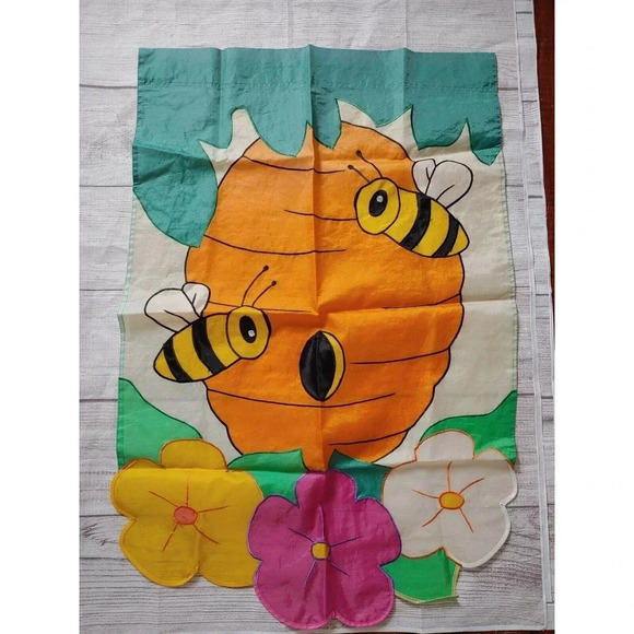 Bumble Bee Hive Flower Spring Summer Garden Colorful Yard Flag Apx 28” x 44” - Picture 2 of 2